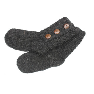 Handgestrickt: Grobe Wollsocken dunkelgrau