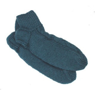 Handgestrickt: Wohlf&uuml;hlsocken t&uuml;rkis
