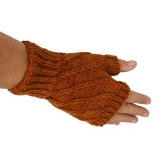 Handgestrickt: Stulpen rostbraun